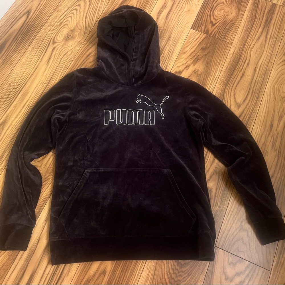 PUMA Women’s Black Velour Hoodie Pullover Sweatshirt size S - like new